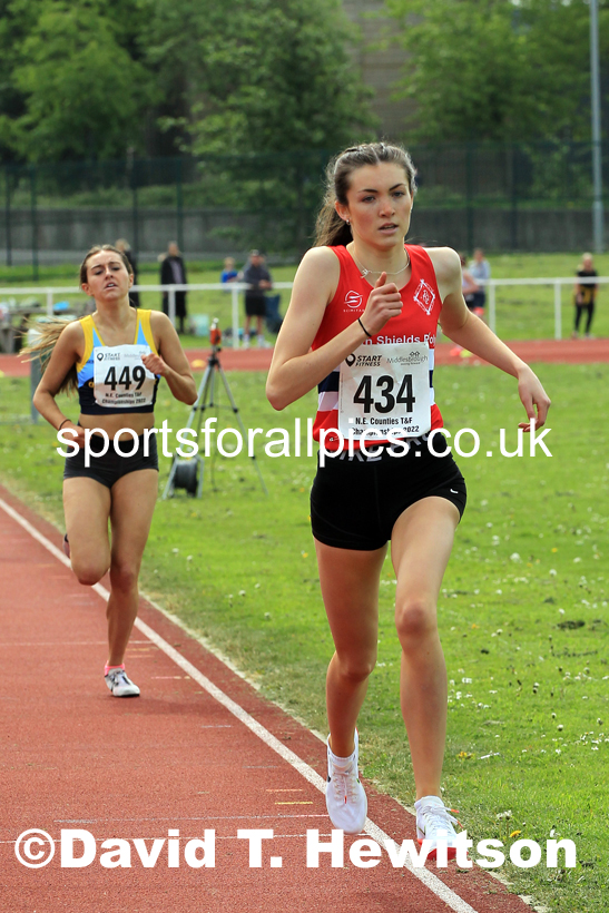 Women and Girls 800 metres, 2022 North Eastern Track and Field Champs., Middlesbrough. David T. Hewitson/Sports for All Pics